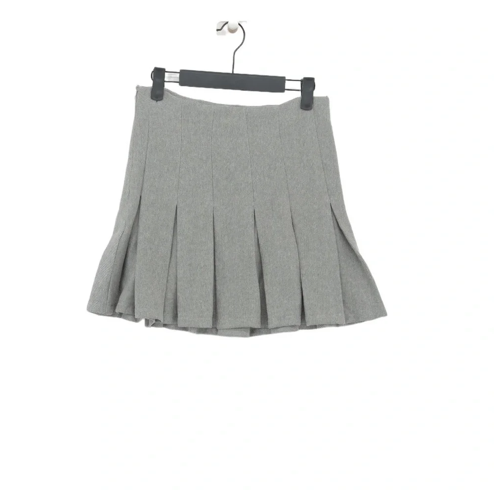 (NWOT) Bershka Be Yourself Babe! Gray Half Pleat Tennis Skirt - XS